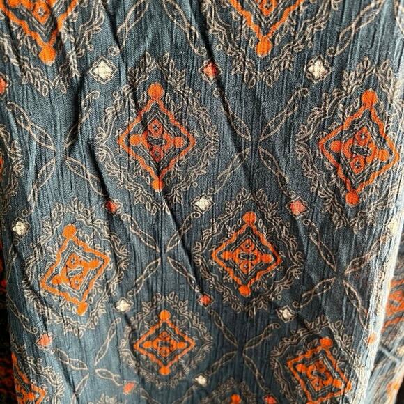 TORRID 0 (size 12) open shoulder long sleeve blouse - Picture 6 of 10